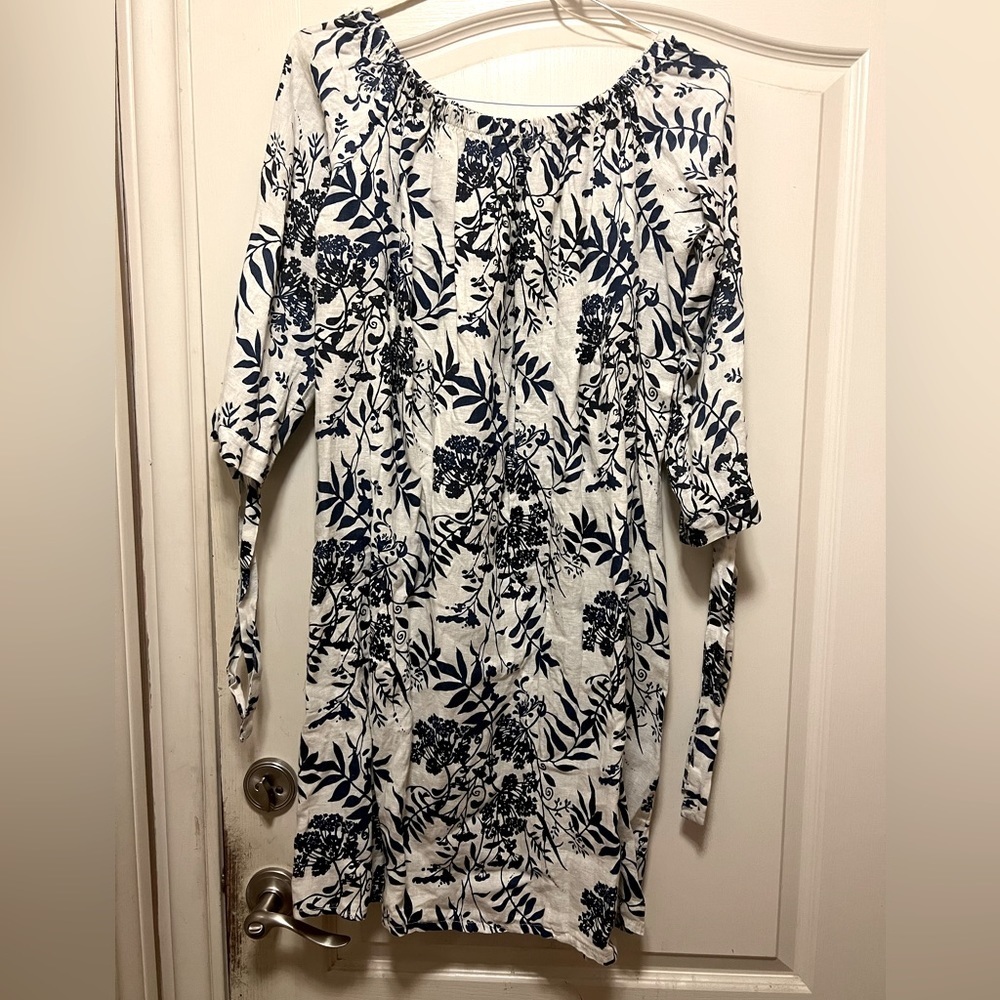 NWT sz medium women’s linen floral dress